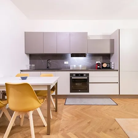Easylife - - San Gregorio 3 F - P Venezia Milaan