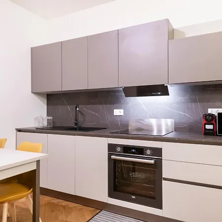 Lägenhet Easylife - - San Gregorio 3 F - P Venezia Milano